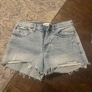 Abercrombie & Fitch mid rise boyfriend shorts